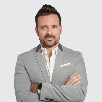 Portrait of Matías Bulox, Co-Founder / REALTOR®